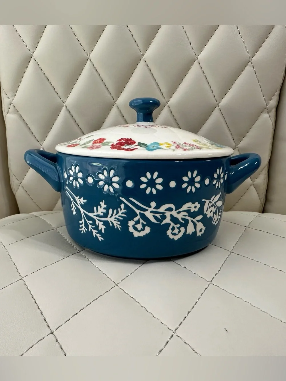 The Pioneer Woman Fancy Flourish round ceramic mini casserole dish